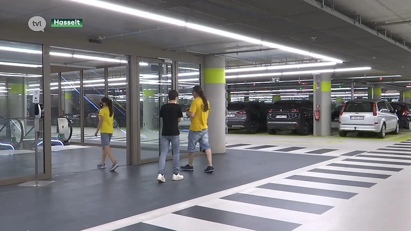 5.000 Hasselaren vragen gratis parkeerbudget Blauwe Boulevard