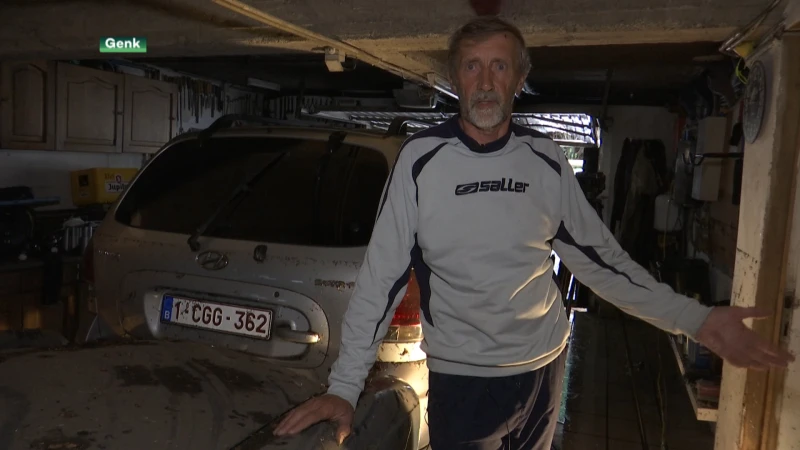 Zondvloed in Limburg: oldtimers in Genk