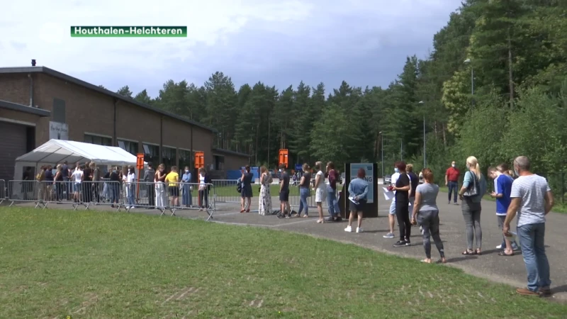 Aanschuiven aan vaccinatiecentrum Houthalen voor Open Prikdag