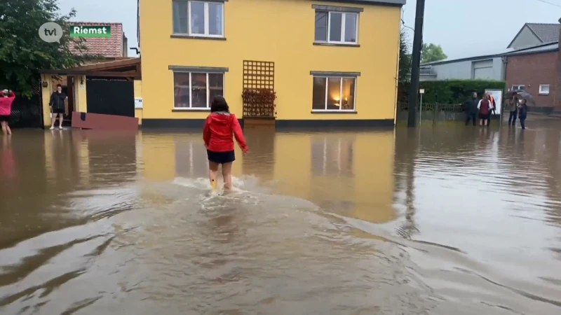 WATEROVERLAST: Wolkbreuk zet straten blank in Riemst