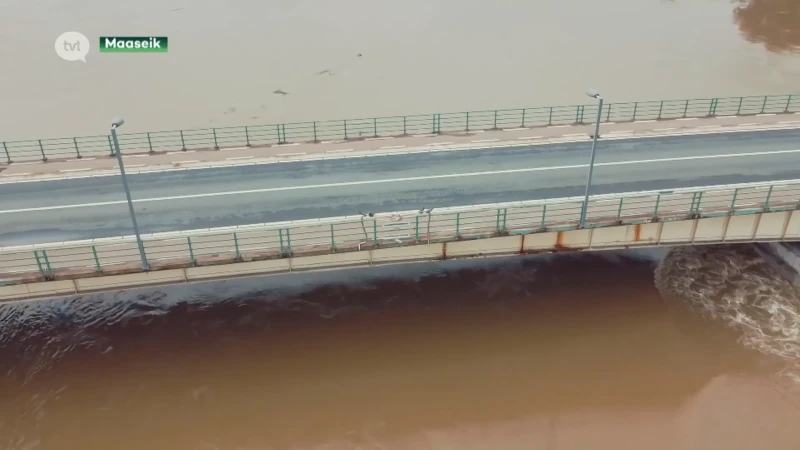 Maasbrug Maaseik blijft nog afgesloten om stabiliteit te controleren