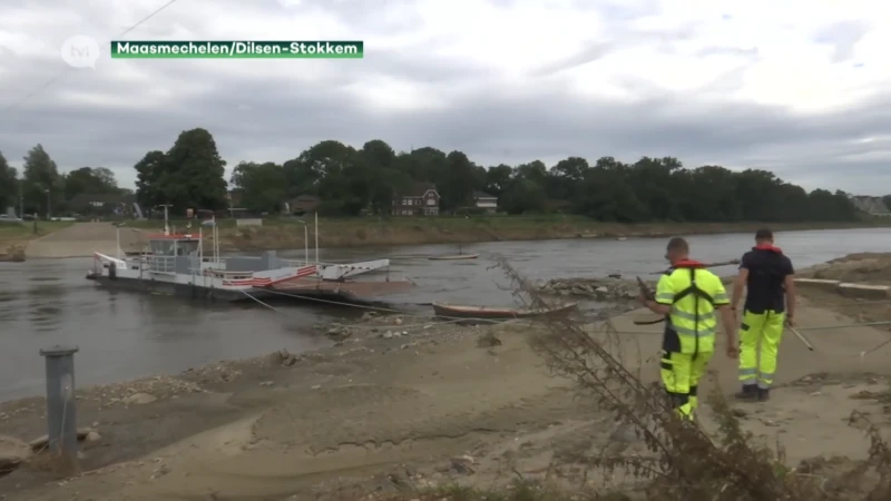 Schade aan kade veerpont Maas in Meeswijk groot