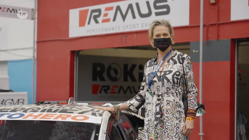 Prinses Delphine Van Saksen-Coburg heeft kunstwerk rijden op Zolders DTM