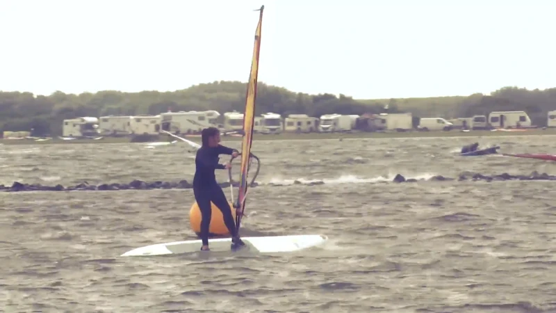 Buiten de Lijnen IV (deel 4): Freestyle windsurfen met ex-wereldkampioen Steven Van Broeckhoven
