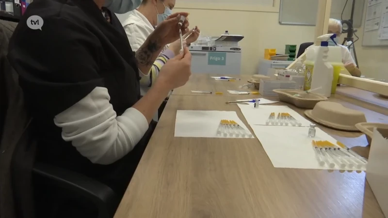 Farmabedrijven onderzoeken coronavaccin voor kinderen onder 12