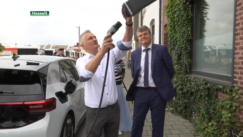 Hasselaar introduceert gevellaadpalen en voorkomt kabels op voetpaden