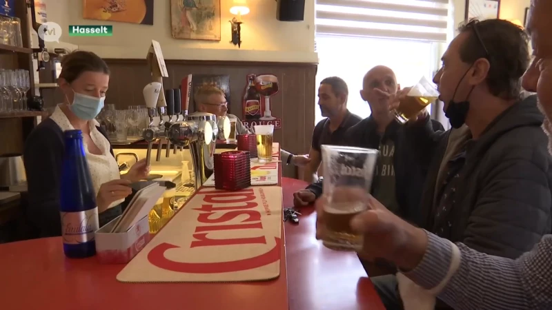 We kunnen weer pinten aan de toog bestellen