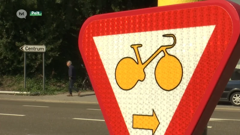 Fietsers mogen voortaan door rood in Pelt
