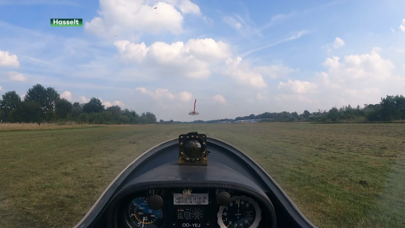 Onze collega test vanuit zweefvliegtuig nieuwe, langere lier die overlast vliegveld Kiewit moet beperken