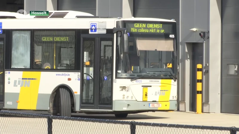 Politie start onderzoek naar vandalisme bij 135 bussen