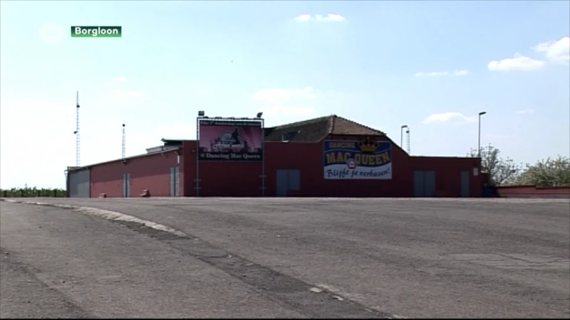 Jong koppel aangereden op parking dancing Mac Queen