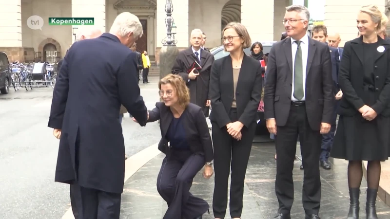 Koning zoekt in Denemarken uit waarom daar meer mensen aan het werk zijn dan hier