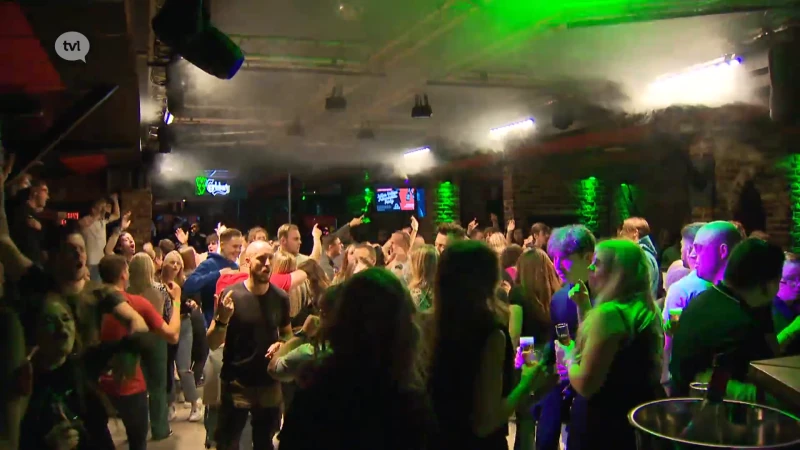 Café Café in Hasselt en discotheek Mac Queen in Borgloon testen met zelftesten