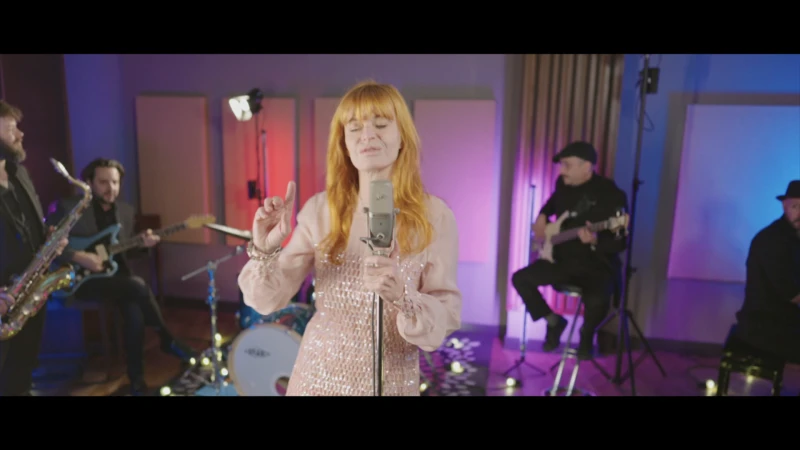 Axelle Red trekt met kerstshow naar theaters