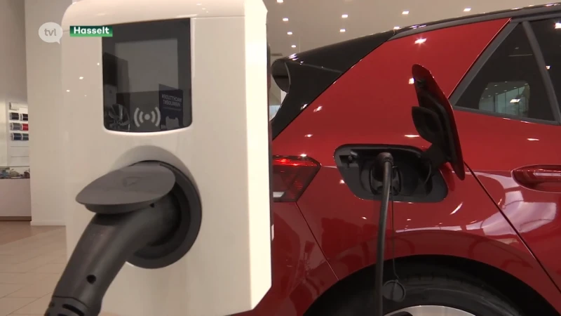 Afgelast Autosalon zorgt voor grote drukte bij autodealers