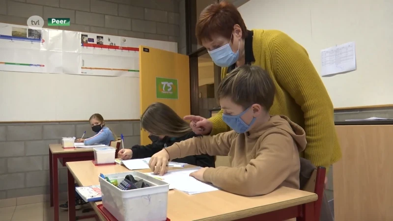 Gepensioneerde wordt schooldirecteur en moet nu zelf les geven bij gebrek aan leerkrachten