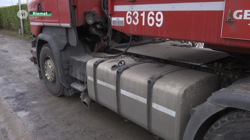 Dieven stelen diesel uit vrachtwagens in Riemst