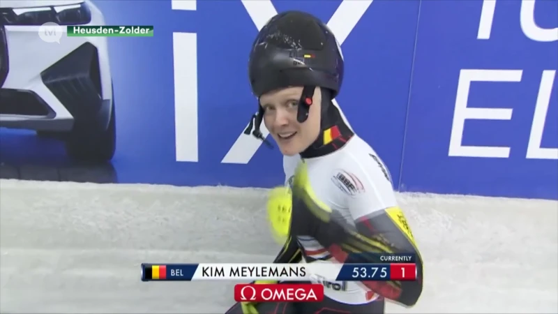 Coach Fernando Oliva stoomt Kim Meylemans vanuit België klaar voor wedstrijd