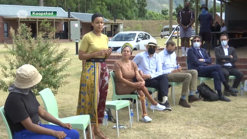 Meryame Kitir bezoekt kwetsbare jongeren in Kaapstad