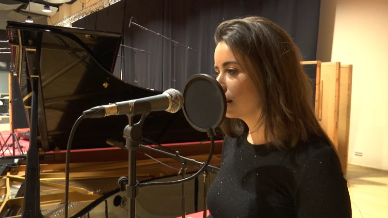 Heusdense Emily Vannes overwint faalangst en stort zich op een muziekcarrière