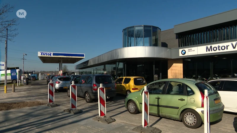 Tankstation in Nederlands Limburg laat klanten tanken aan prijzen van 20 jaar geleden