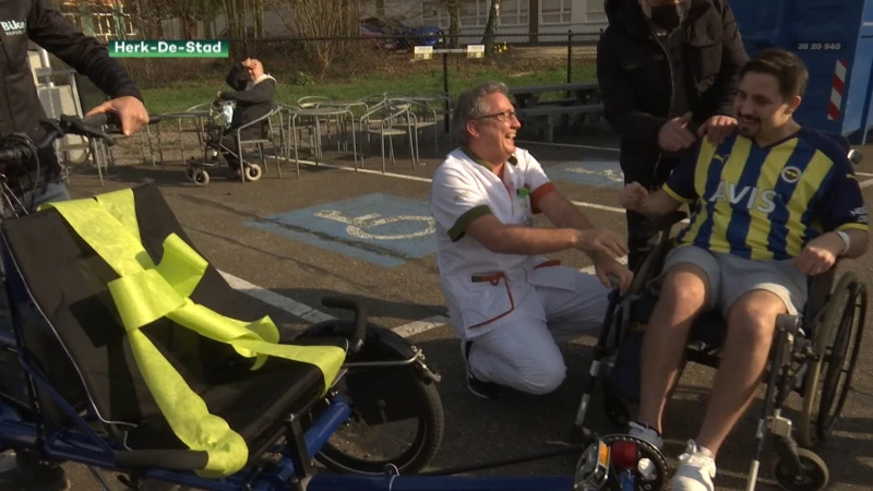 Jonge revalidant Enes krijgt op maat gemaakte fiets van anonieme weldoener