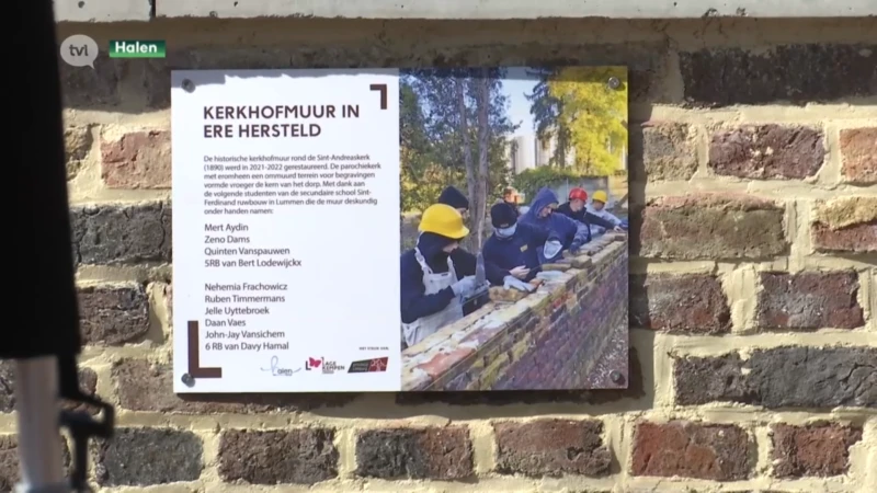 Eeuwenoude kerkhofmuur van Loksbergen door jeugd hersteld