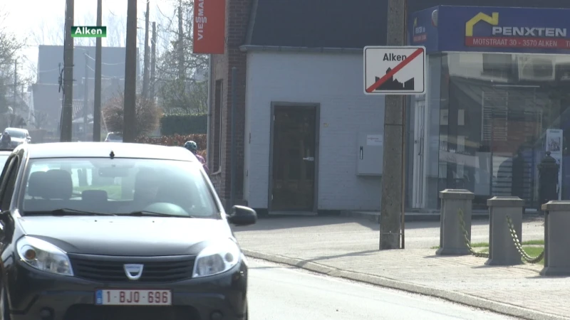 Alkense school klaagt verkeersonveilige situatie aan bij minister Peeters