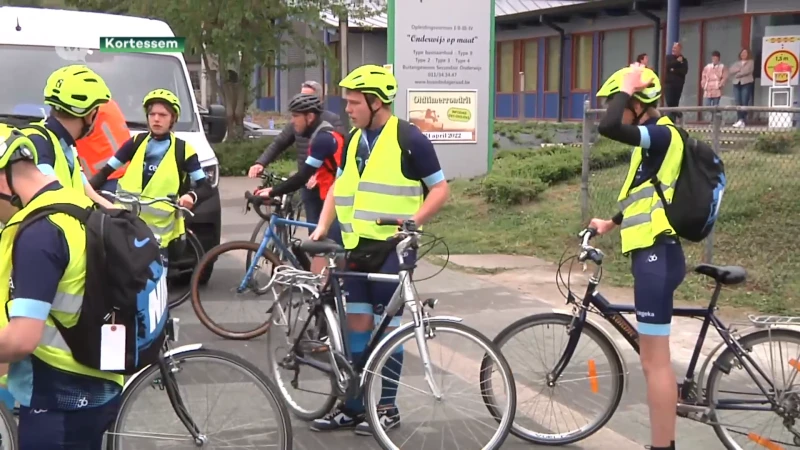Leerlingen fietsen van Kortessem naar de zee en terug