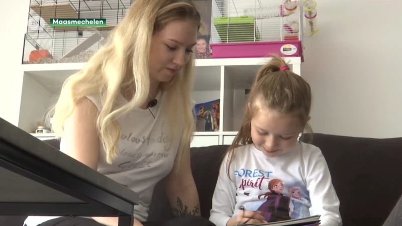 Tienermoeder Joke Peeters wil zwangere meisjes overtuigen om school niet op te geven