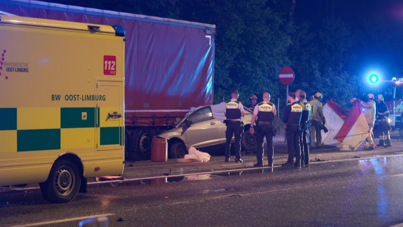 Automobilist komt om na klap tegen vrachtwagen