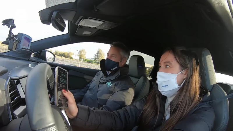 Wie gsm't achter het stuur is rijbewijs 8 dagen kwijt in Limburg
