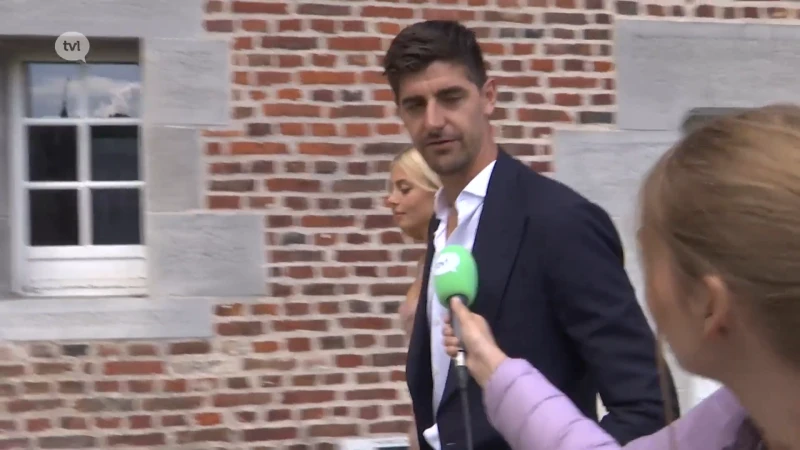 Thibaut Courtois op het huwelijksfeest van broer Gaetan: 'Nu eerst mijn familie, daarna zullen we wel zien'