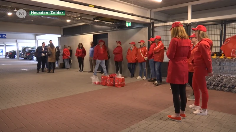 Personeel Jumbo Heusden-Zolder staakt: "Overuren niet betaald en uurroosters niet gerespecteerd"