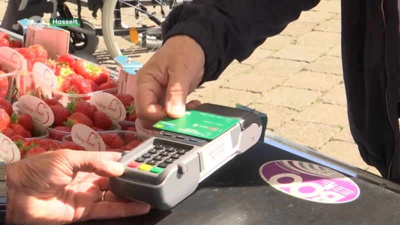 Probleemloos zonder cash geld Hasseltse vrijdagmarkt op
