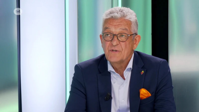 Burgemeester Theo Schuurmans roept Rik Rijcken op om uit de politiek te stappen