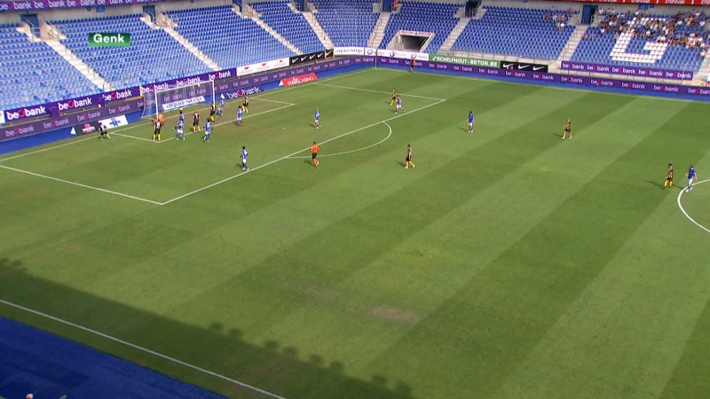 Jong Genk maakt indruk tijdens debuut in het profvoetbal