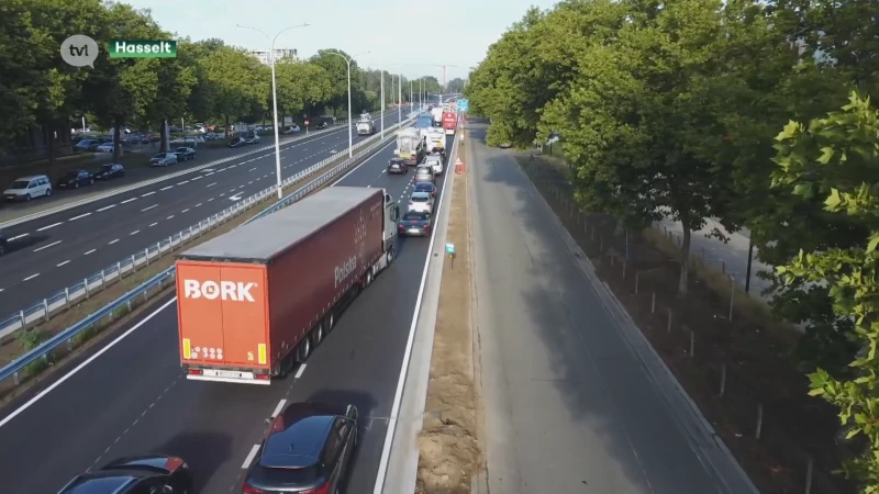 Fileleed op Grote Ring vanuit Genk door werken Kempische Brug