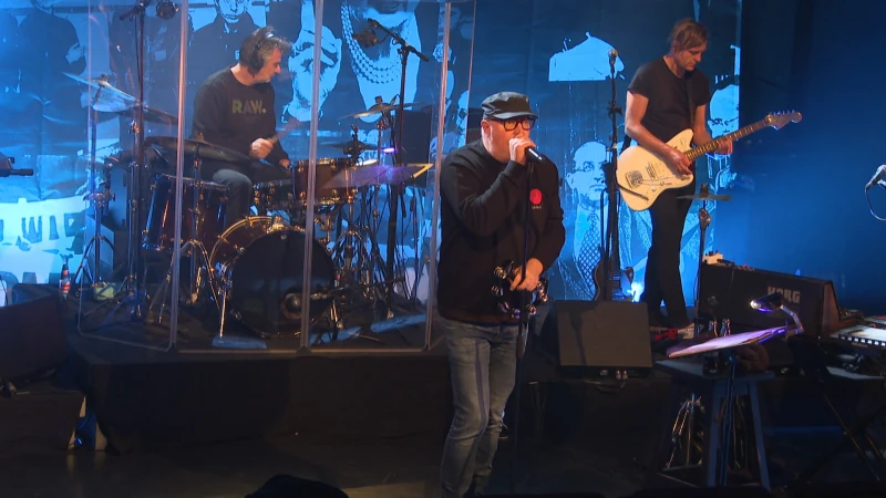 Stijn Meuris zaterdag in Pelt en daarna in de rest van Vlaanderen met The History of New Wave