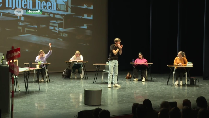 Marino (18) zet beroep van leerkracht positief in de kijker in theatervoorstelling