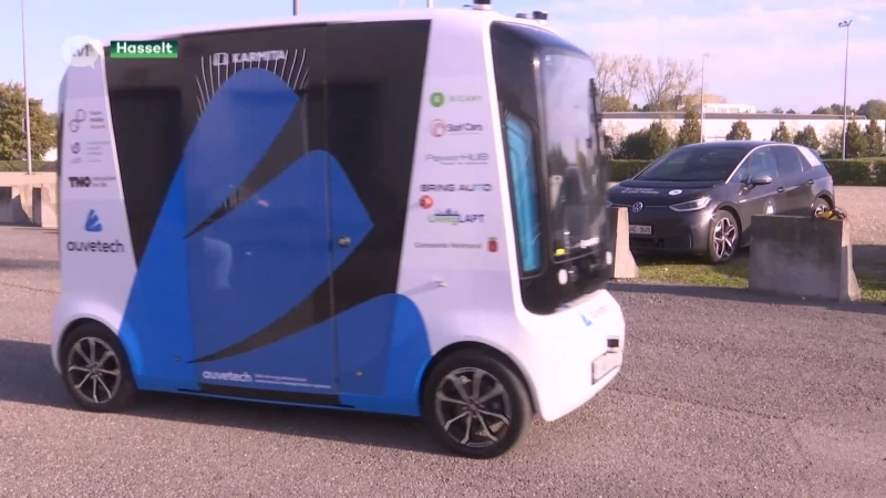 Zelfrijdende shuttle rijdt van PXL-gebouw tot Trixxo-arena in Hasselt
