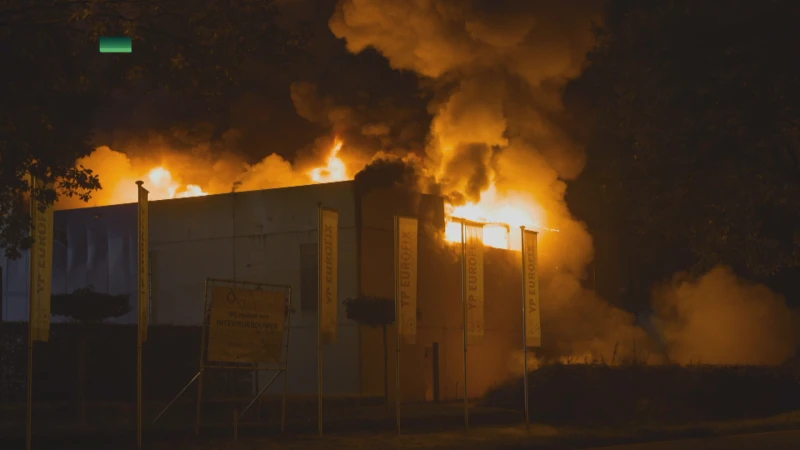 Watertekort bij verwoestende brand schrijnwerkerij in As
