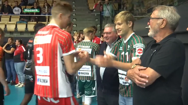 Martin Perin komt 2 weken na hartstilstand ploegmaats aanmoedigen