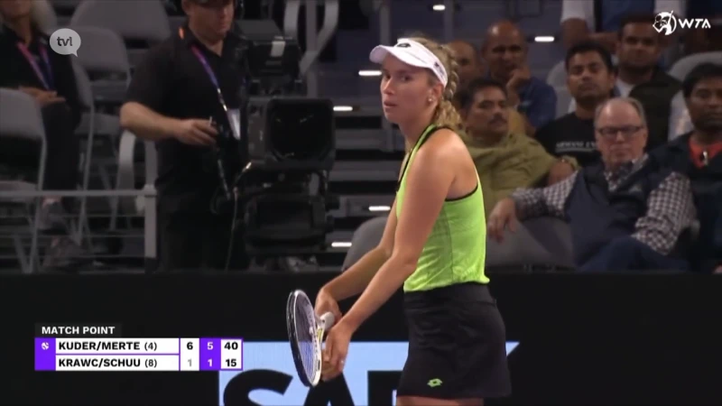 Elise Mertens stoot door naar dubbelfinale WTA Finals