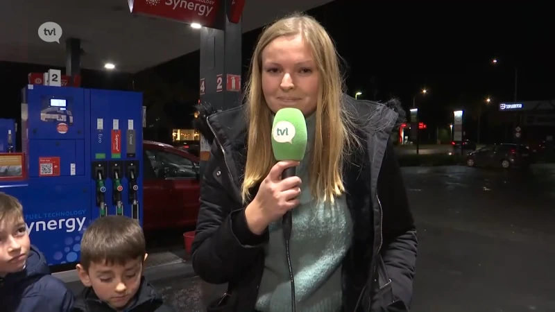 De familie Desimpel wint de tankkaart bij Esso Bruno in Houthalen