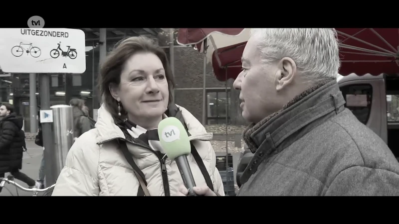 Armand likt zijn wonden bij de vrouwen op de markt in Hasselt