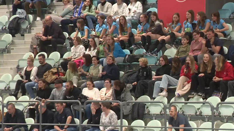 Wie gaat met de beste papieren de terugmatch van de halve finale in? Maaseik of Roeselare?