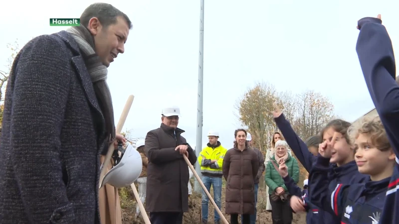 Eerste spadesteek topsporthal Runkst