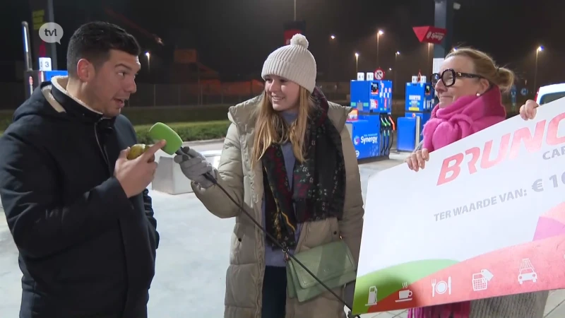 Adinda stond met een peer in Peer en won een tankkaart van Esso Bruno ter waarde van 100 euro