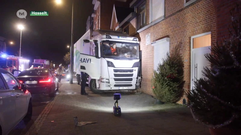 Vrachtwagen ramt huizen op Kuringersteenweg in Hasselt